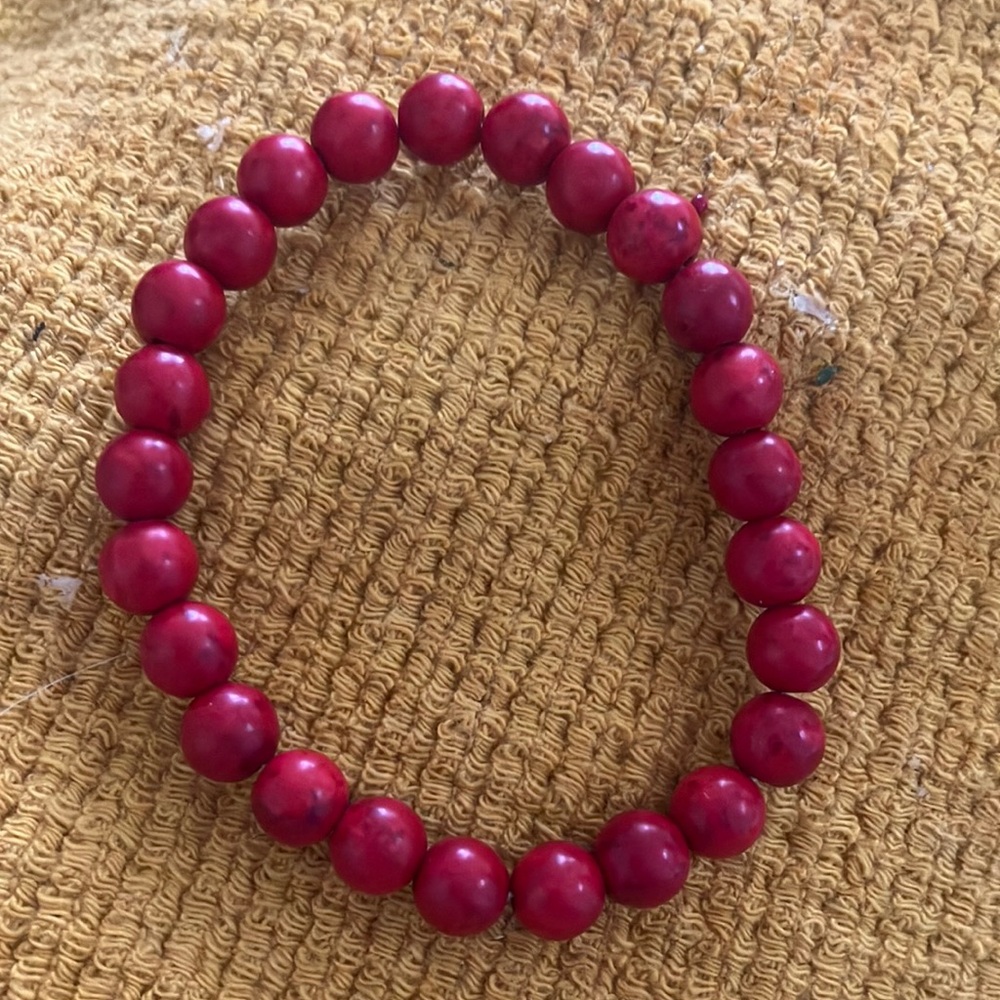 Elegant Red stretch Beaded Bracelet
